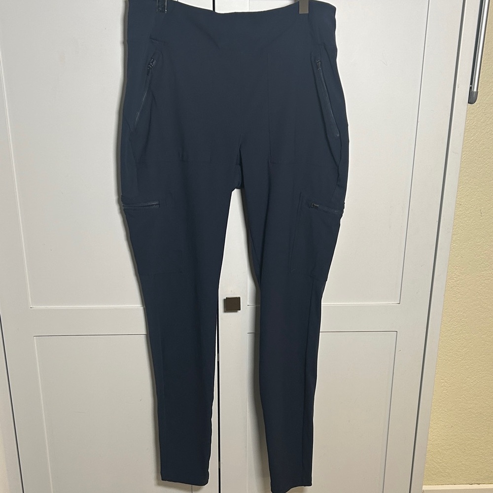 Athleta Headlands Hybrid High Rise Cargo Leggings Navy Size 14T Women